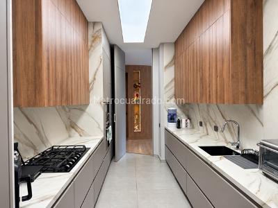 Apartamento de 3 alcobas en venta en La Cabrera, Bogotá, 271 m² · foto 5 de 12