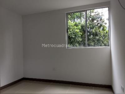 Apartamento de 2 alcobas en venta en Suramerica, Itagüí, 66 m² · foto 6 de 18
