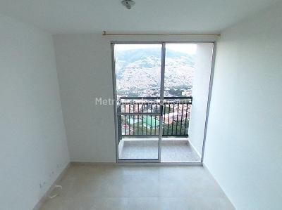 Apartamento de 3 alcobas en venta en Amazonia, Bello, 52 m² · foto 3 de 10