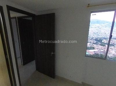 Apartamento de 3 alcobas en venta en Amazonia, Bello, 52 m² · foto 5 de 10