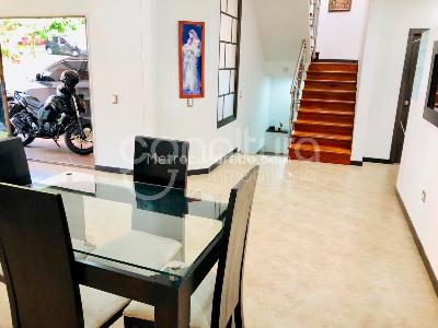 Casa de 5 alcobas en venta en La Doctora, Sabaneta, 340 m² · foto 2 de 6