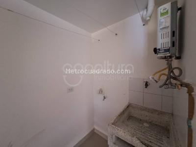 Apartamento de 2 alcobas en venta en Valadares, Bello, 72 m² · foto 15 de 16