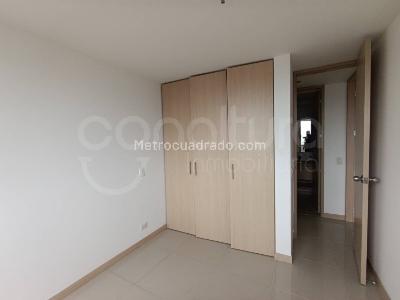 Apartamento de 2 alcobas en arriendo en Naranjal, Medellín, 77 m² · foto 10 de 14