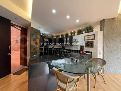 Apartaestudio en venta en Loma De San Julian, Medellín, 92 m² · foto 3 de 14