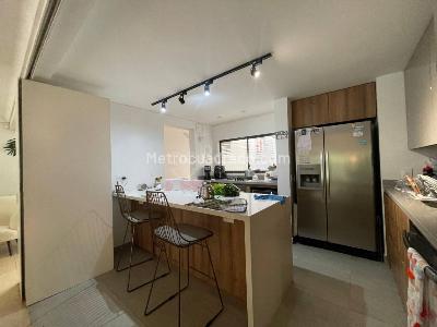Casa de 3 alcobas en venta en Castropol, Medellín, 256 m² · foto 2 de 20