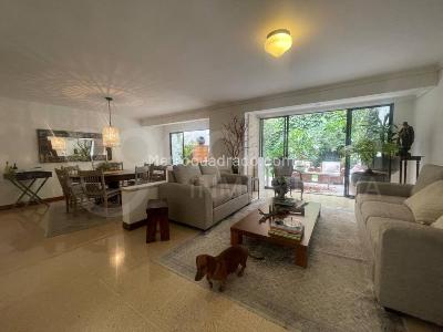 Casa de 3 alcobas en venta en Castropol, Medellín, 256 m² · foto 4 de 20