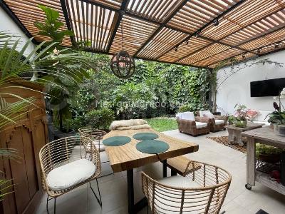 Casa de 3 alcobas en venta en Castropol, Medellín, 256 m² · foto 11 de 20