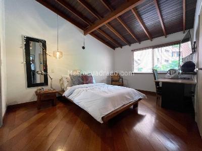 Casa de 3 alcobas en venta en Castropol, Medellín, 256 m² · foto 15 de 20