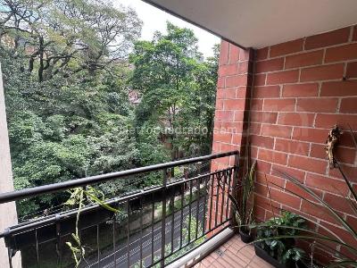Apartamento de 3 alcobas en venta en Castropol, Medellín, 79 m² · foto 5 de 11