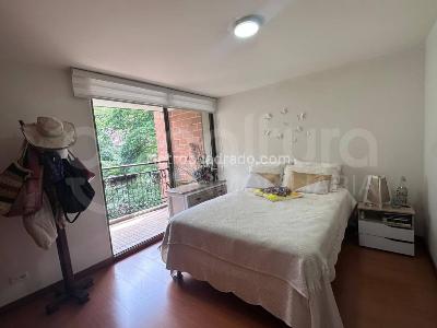 Apartamento de 3 alcobas en venta en Castropol, Medellín, 79 m² · foto 9 de 11