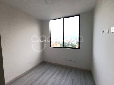Apartamento de 3 alcobas en venta en Los Colores, Medellín, 89 m² · foto 11 de 18