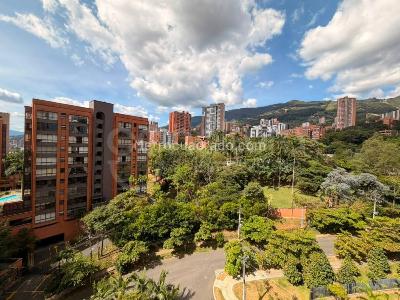 Apartamento de 2 alcobas en venta en Los Balsos, Medellín, 94 m² · foto 3 de 15