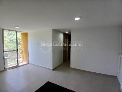 Apartamento en venta en San Antonio De Prado, Medellín · foto 4 de 13
