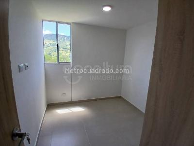 Apartamento en venta en San Antonio De Prado, Medellín · foto 7 de 13