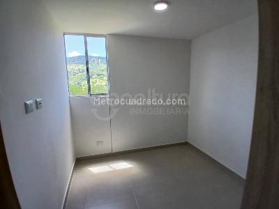 Apartamento en venta en San Antonio De Prado, Medellín · foto 8 de 13
