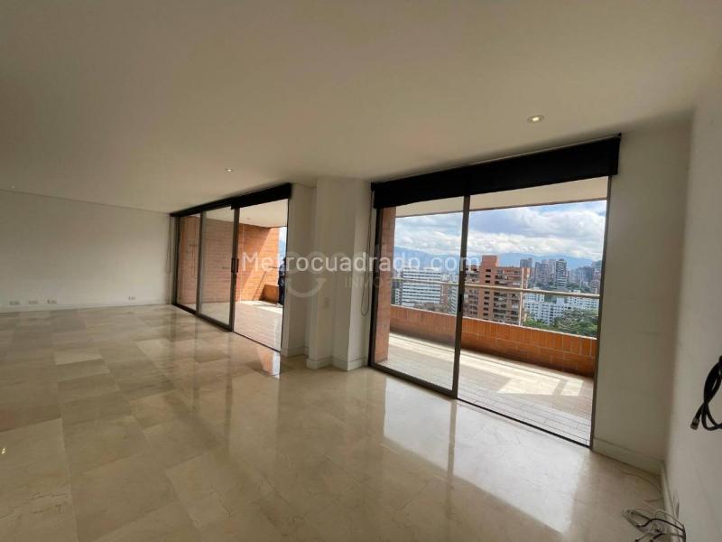 Beautiful 2BR Apartment with 360 View in Loma de Los Parra - 4