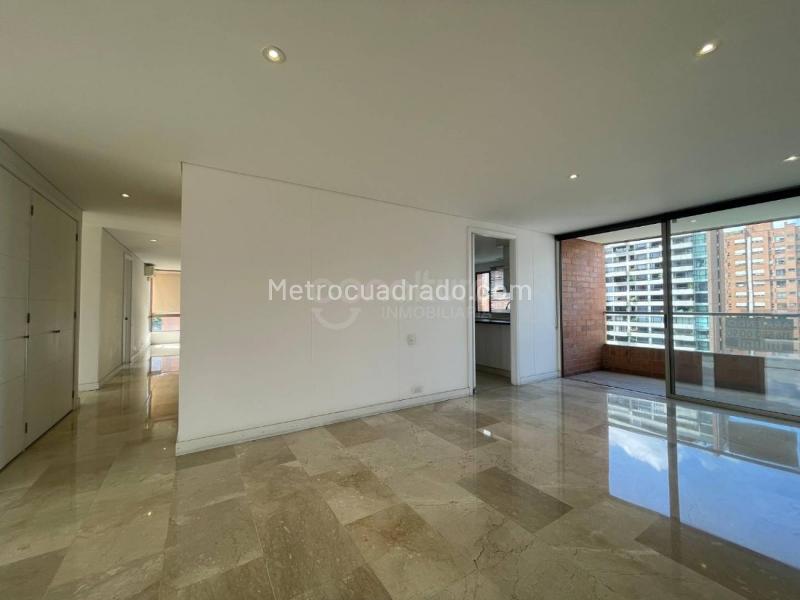 Beautiful 2BR Apartment with 360 View in Loma de Los Parra - 8