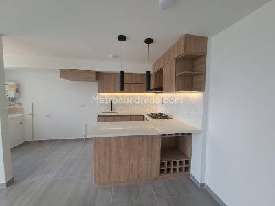 Apartamento de 2 alcobas en venta en Serramonte, Bello, 63 m² · foto 2 de 13