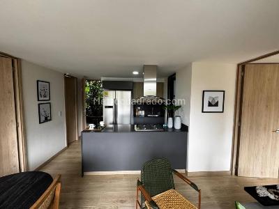 Apartamento de 2 alcobas en venta en San Jose, Sabaneta, 64 m² · foto 2 de 15