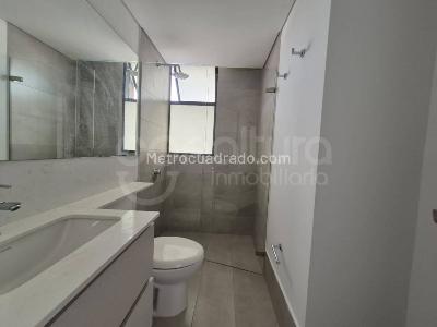 Apartamento en arriendo en Lalinde, Medellín · foto 6 de 11