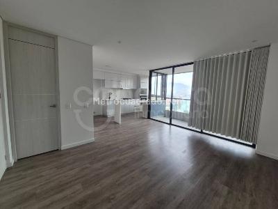 Apartamento en arriendo en Lalinde, Medellín · foto 7 de 11