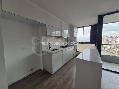 Apartamento en arriendo en Lalinde, Medellín · foto 8 de 11