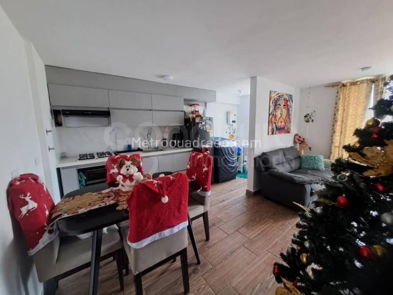 2BR Apartment in Serramonte (56 m²)