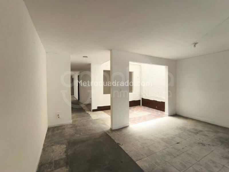 Commercial 3BR House in Belen Parque - 3