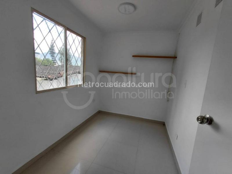 Casa Comercial de 3 Alcobas en el Corazón del Poblado - 8