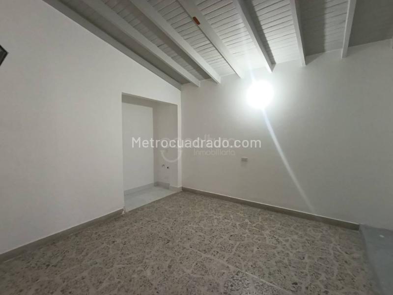 Casa Comercial Amplia de 5 Alcobas en Conquistadores - 7