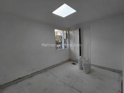 Casa de 5 alcobas en arriendo en Milla De Oro, Medellín, 400 m² · foto 4 de 20