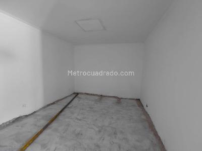 Casa de 5 alcobas en arriendo en Milla De Oro, Medellín, 400 m² · foto 7 de 20