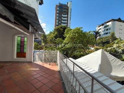Casa de 5 alcobas en arriendo en Milla De Oro, Medellín, 400 m² · foto 13 de 20