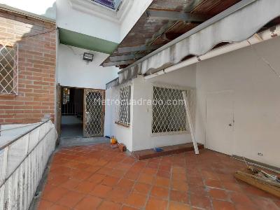 Casa de 5 alcobas en arriendo en Milla De Oro, Medellín, 400 m² · foto 14 de 20