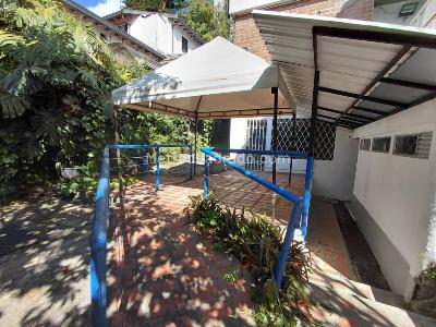 Casa de 5 alcobas en arriendo en Milla De Oro, Medellín, 400 m² · foto 18 de 20