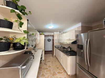 Apartamento de 3 alcobas en venta en Altos Del Poblado, Medellín, 162 m² · foto 3 de 20