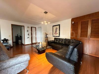 Apartamento de 3 alcobas en venta en Altos Del Poblado, Medellín, 162 m² · foto 5 de 20