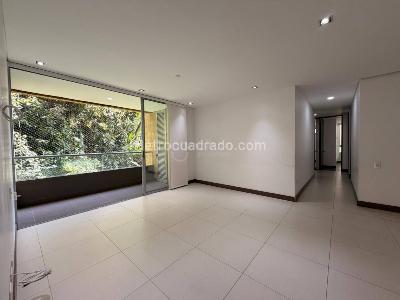 Apartamento de 3 alcobas en arriendo en Castropol, Medellín, 125 m² · foto 4 de 17