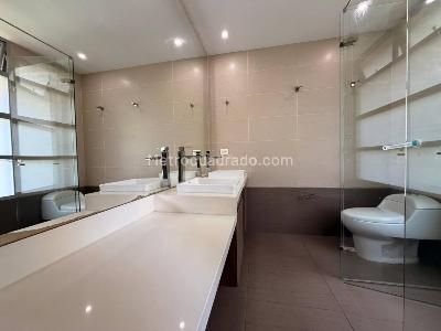 Apartamento de 3 alcobas en arriendo en Castropol, Medellín, 125 m² · foto 14 de 17