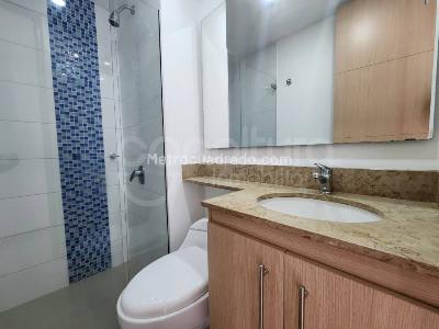 Apartamento de 3 alcobas en arriendo en Loma Del Indio, Medellín, 75 m² · foto 9 de 11