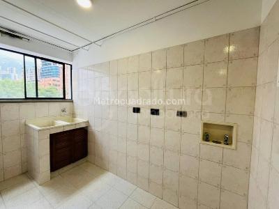 Apartamento de 3 alcobas en arriendo en Castropol, Medellín, 130 m² · foto 14 de 15