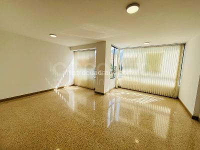 Apartamento de 2 alcobas en arriendo en San Lucas, Medellín, 90 m² · foto 5 de 15
