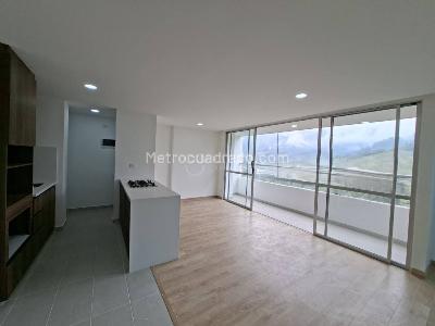 Apartamento de 2 alcobas en venta en San Jose, Sabaneta, 76 m² · foto 3 de 12