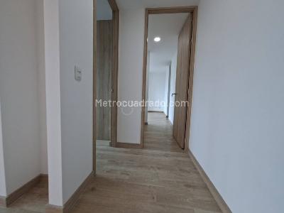Apartamento de 2 alcobas en venta en San Jose, Sabaneta, 76 m² · foto 5 de 12