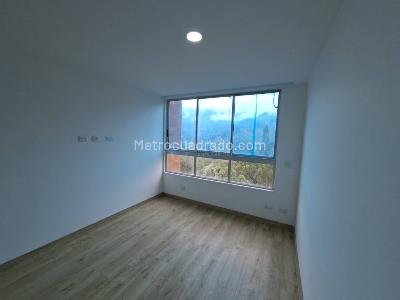 Apartamento de 2 alcobas en venta en San Jose, Sabaneta, 76 m² · foto 8 de 12