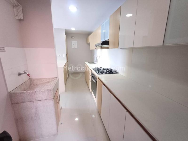 Apartamento en Arriendo, Loma De Los Benedictinos, Envigado - 3