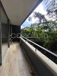 Apartamento de 3 alcobas en venta en El Poblado, Medellín, 82 m² · foto 5 de 13
