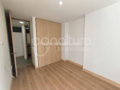 Apartamento de 3 alcobas en venta en El Poblado, Medellín, 82 m² · foto 11 de 13