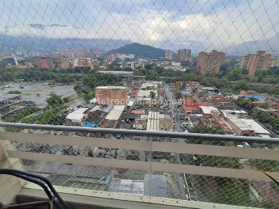 Apartamento de 2 alcobas en venta en Naranjal, Medellín, 74 m² · foto 8 de 9