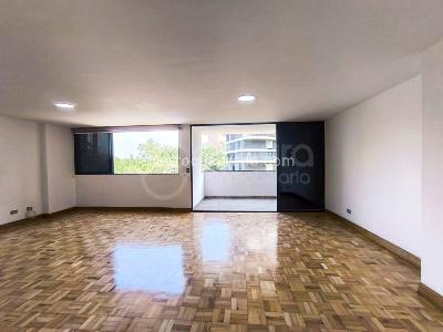 Apartamento de 3 alcobas en arriendo en El Poblado, Medellín, 186 m² · foto 9 de 20